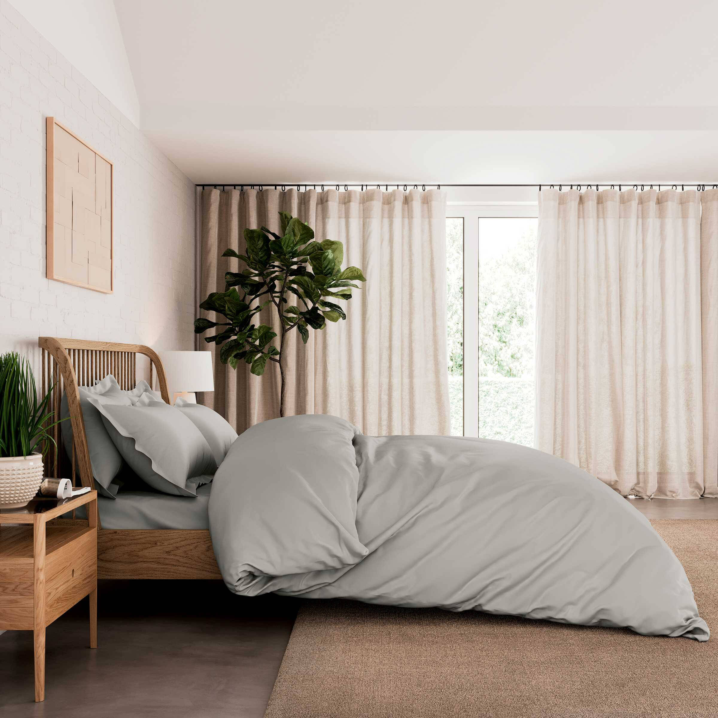Silver outlet bed set