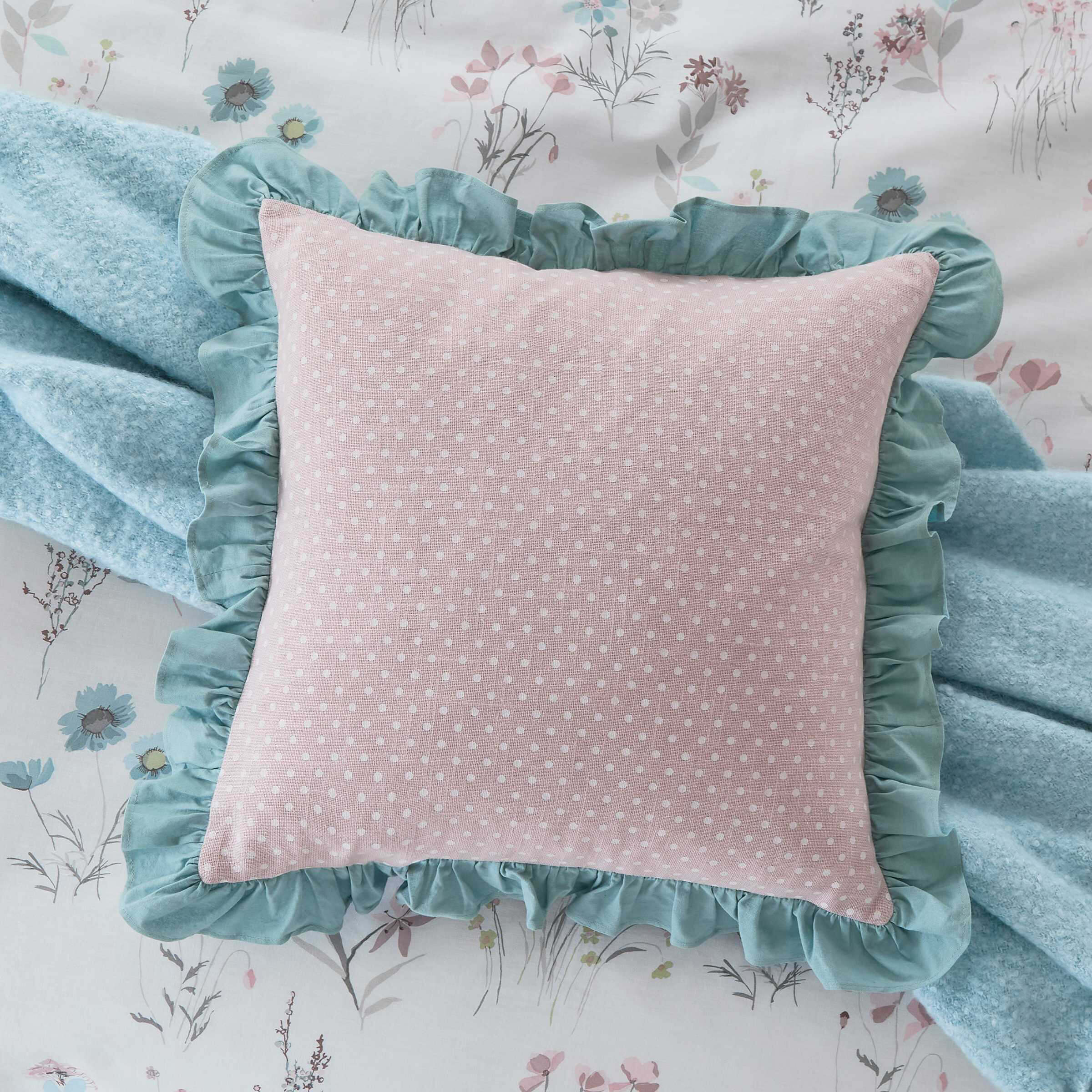 Duck egg hotsell and pink cushions