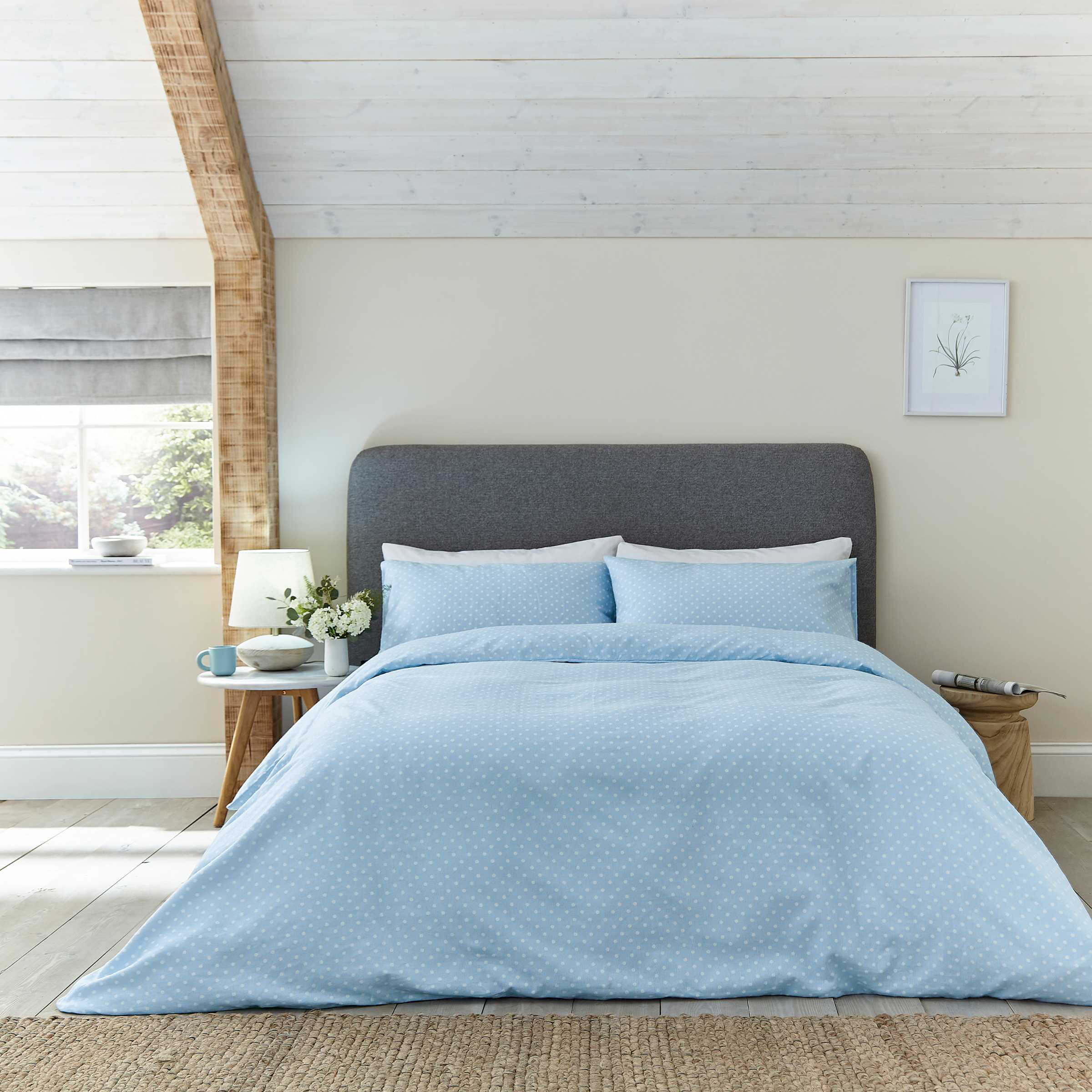 Spotty bedding on sale