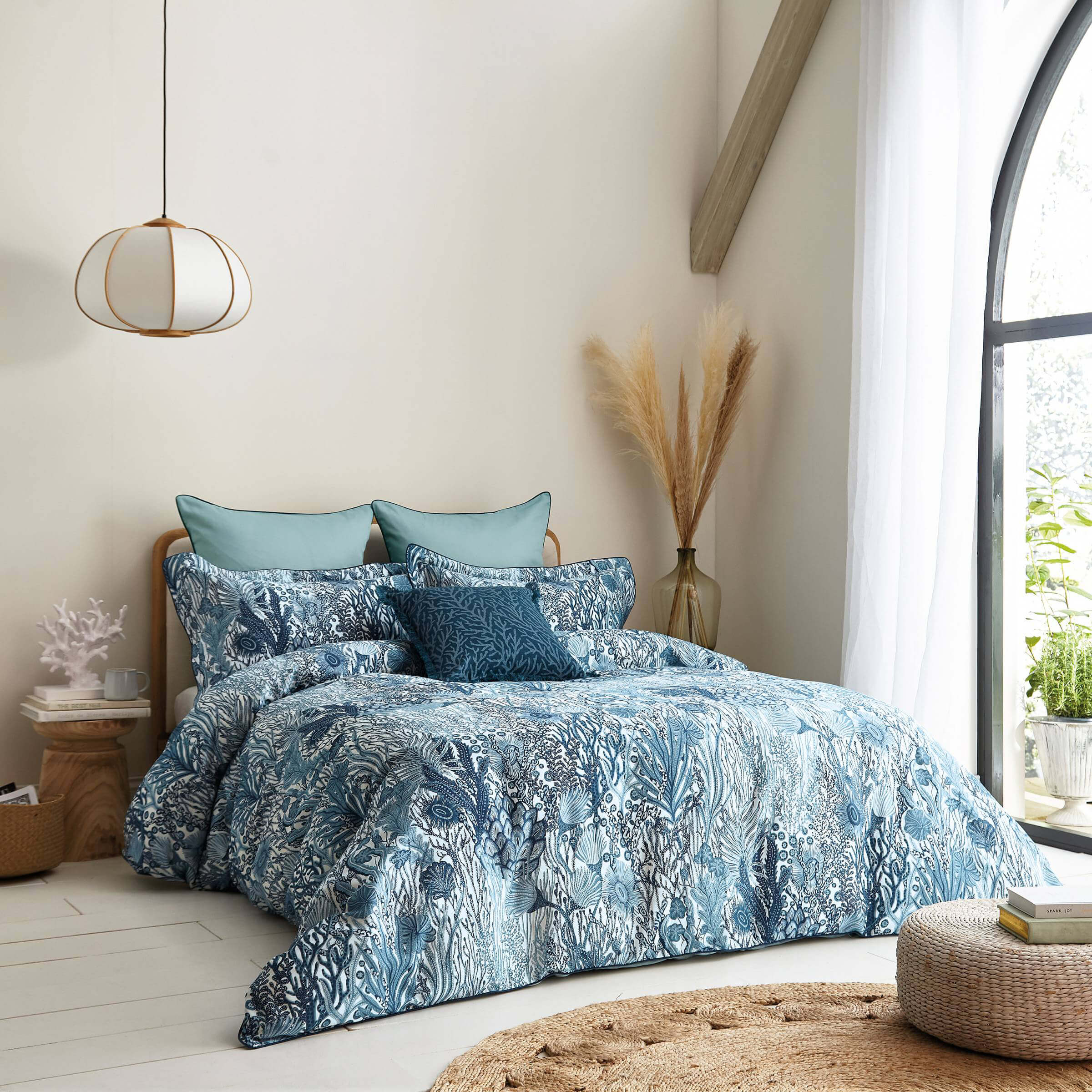 Harlequin bedspreads and clearance throws