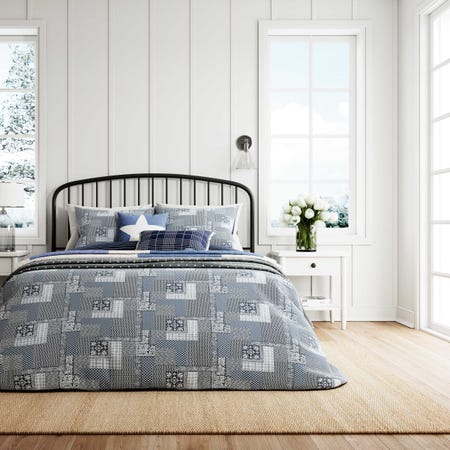 Paisley Patch Bedding White/Navy