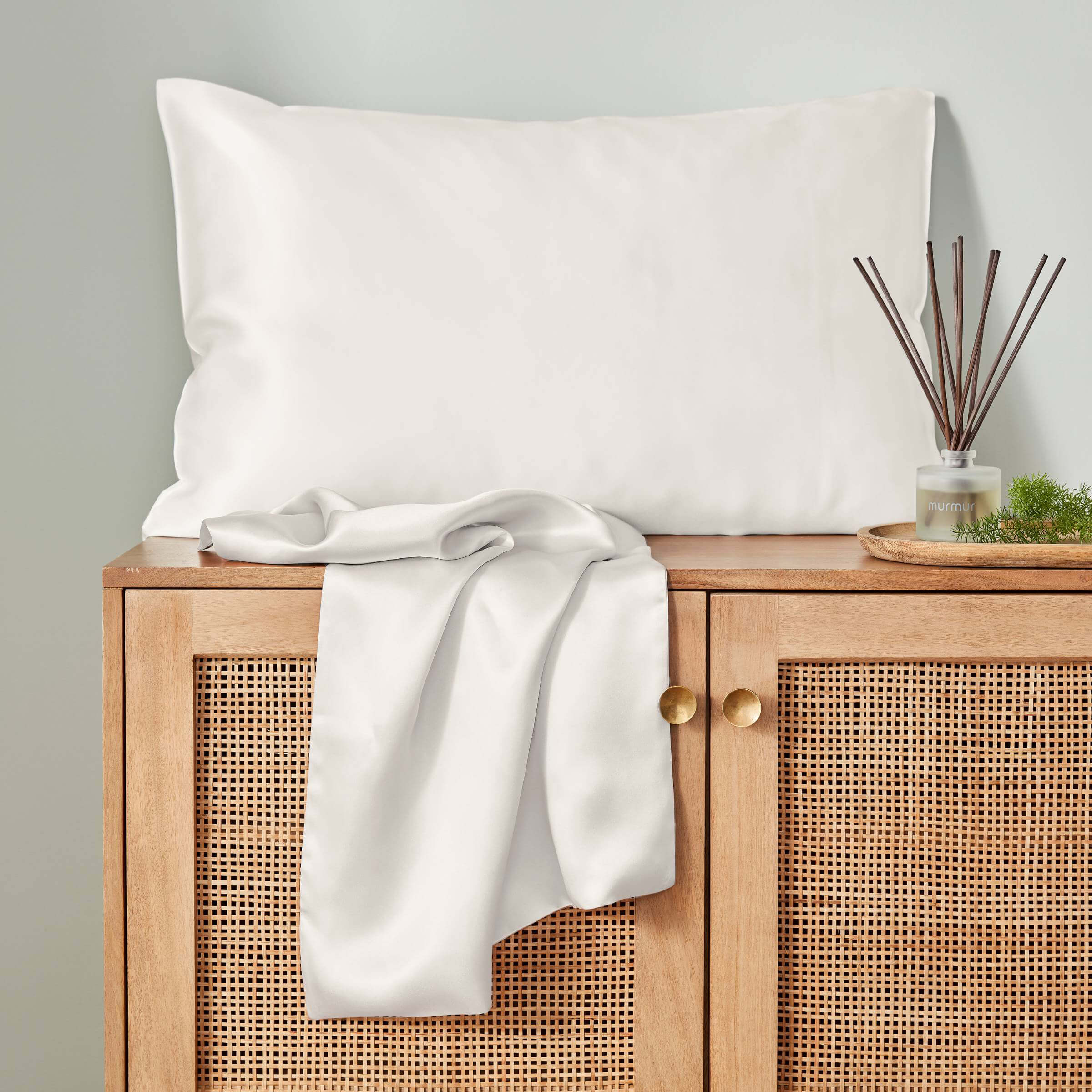 Ivory silk pillowcase online