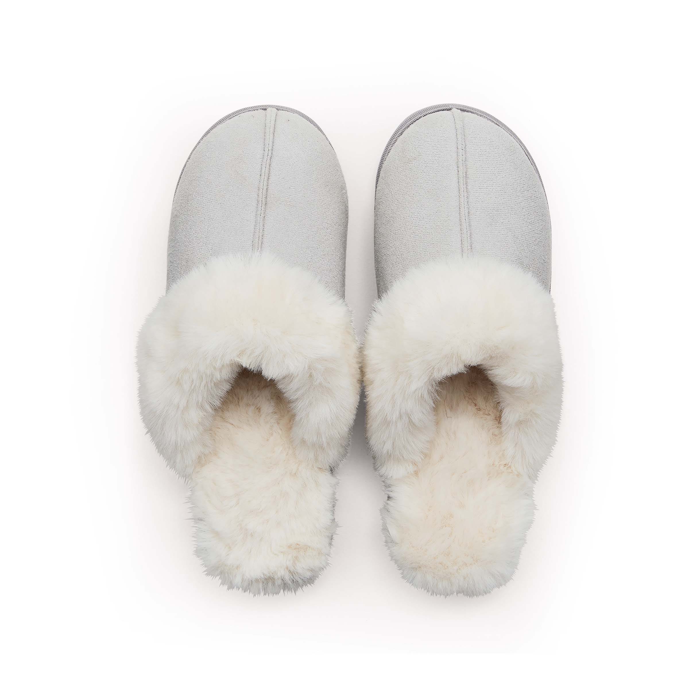 Fur slippers for home store