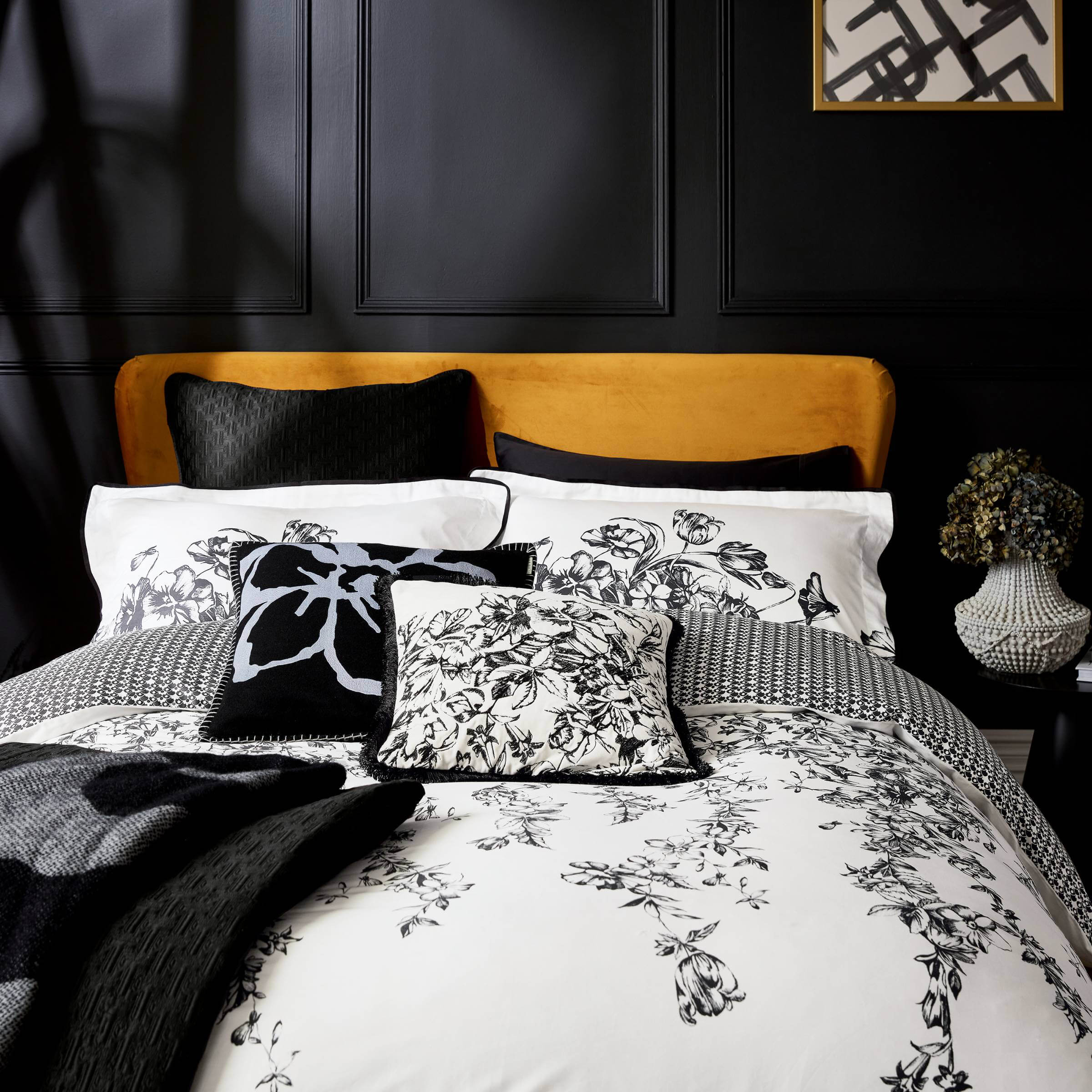 Black and shop white coverlet king