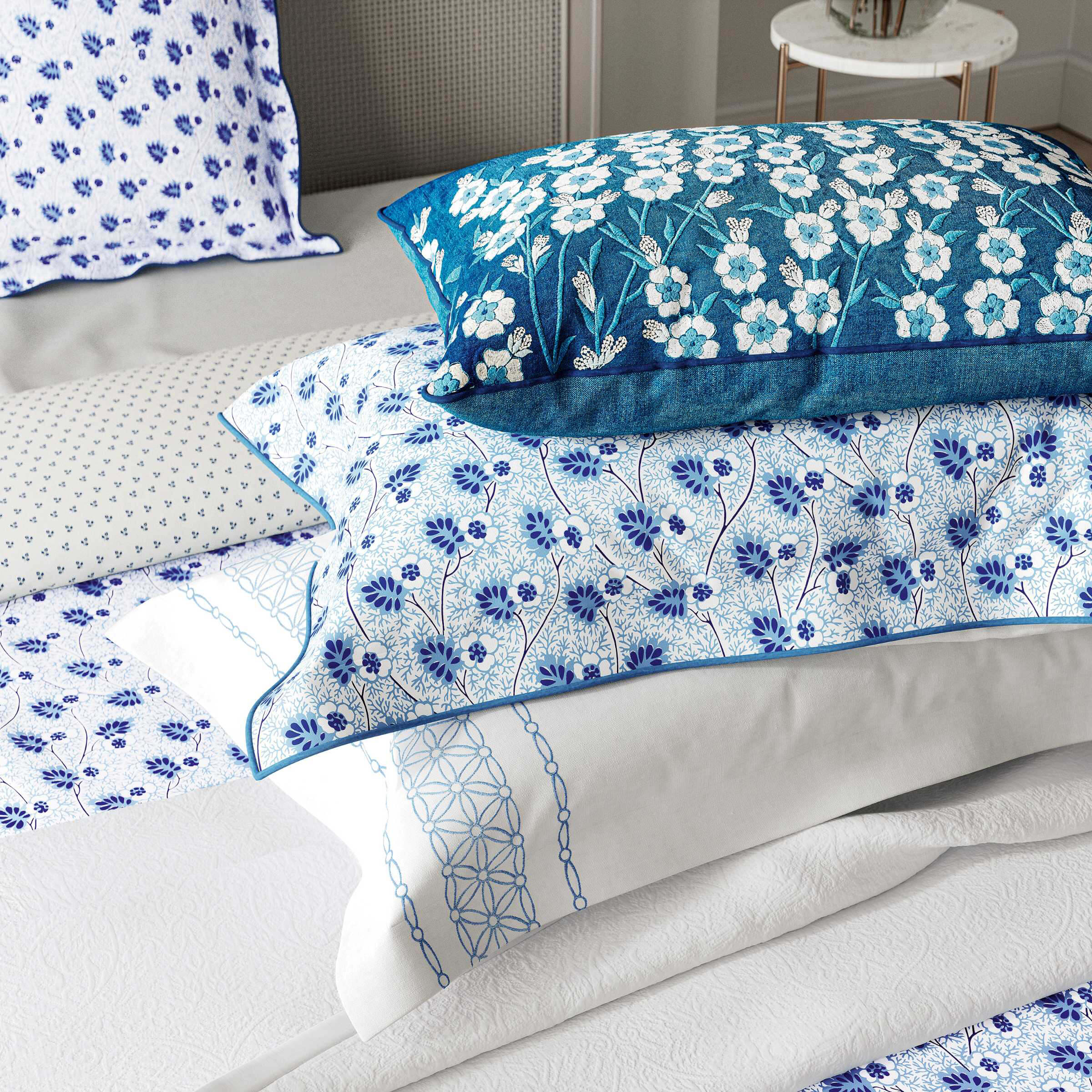 V&a hotsell quilted throw